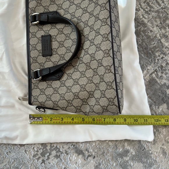 Authentic Gucci GG Supreme Canvas Handbag Brown - Picture 4 of 16